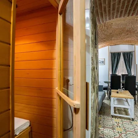 Art & Apartment Caces